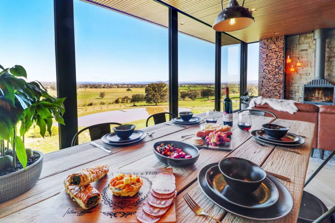 ‘A View to a Hill’ -  Bulleroo Mansfield, Luxury Farm Stay